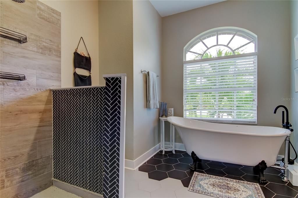 Bathroom, Free Standing Baths, Interior