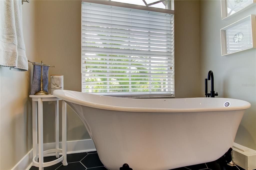 Bathroom, Free Standing Baths, Interior