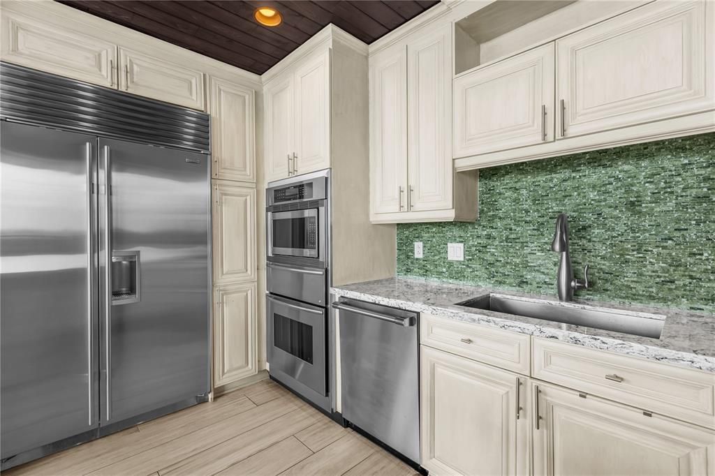 Interior, Kitchen, Recessed Lighting, Stainless Steel Appliances, Wooden Ceilings, Wood Texture Flooring