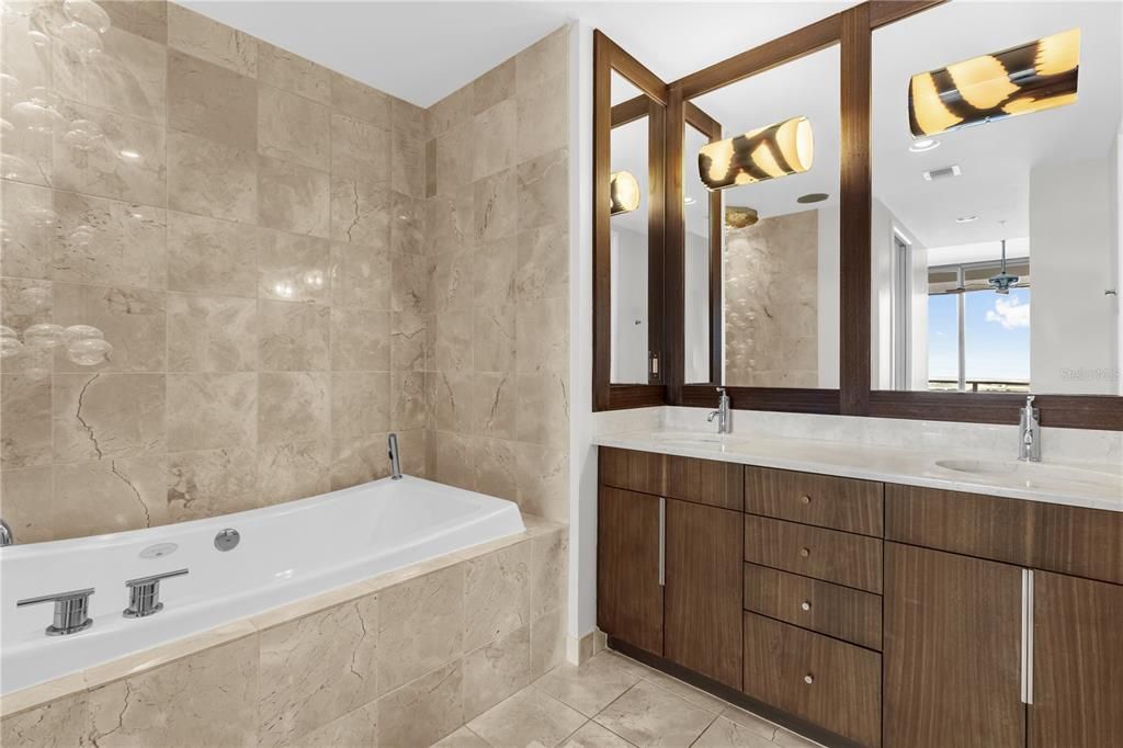 Bathroom, Dual Sink Vanities, Interior