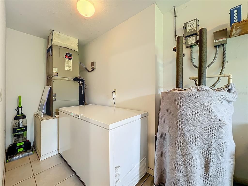 Interior, Washer