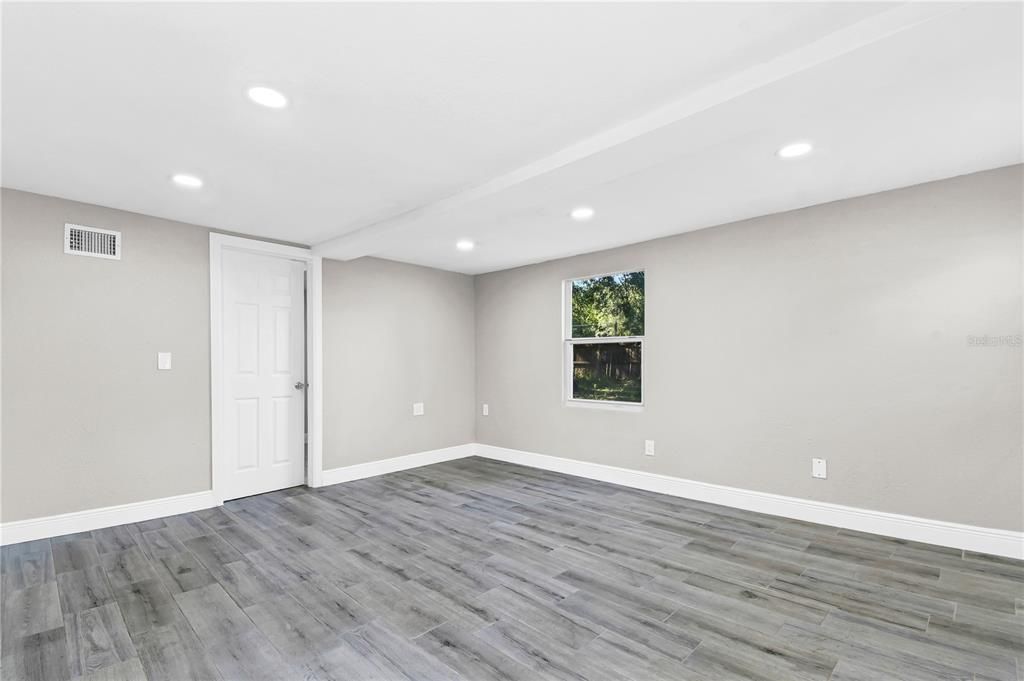Empty room, Interior, Recessed Lighting, Wood Texture Flooring