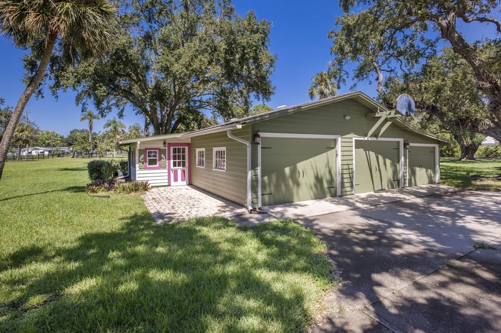 Backyard, Exterior