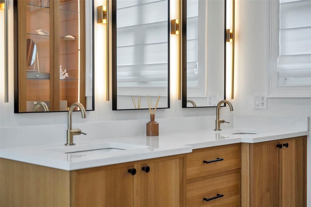 Bathroom, Dual Sink Vanities, Interior