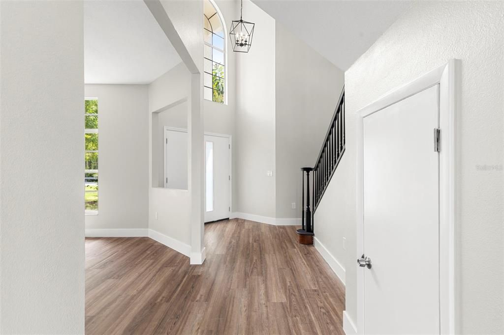 Interior, Pendant Lights, Wood Texture Flooring