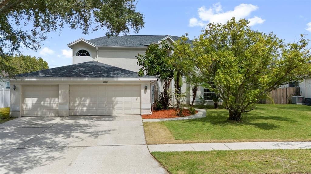 Attached, Exterior, Facade, Ranch