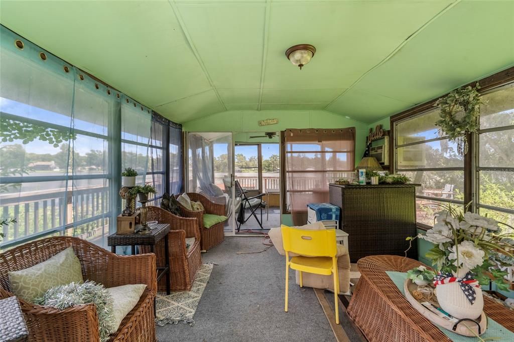 Interior, Sun Room, Water