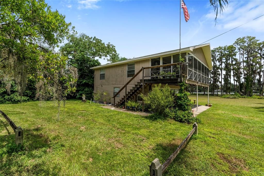 Backyard, Exterior