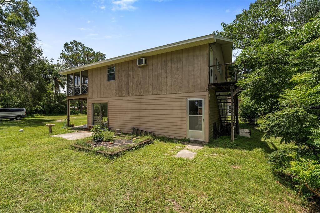 Backyard, Exterior