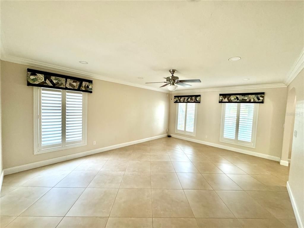 Empty room, Interior, Recessed Lighting