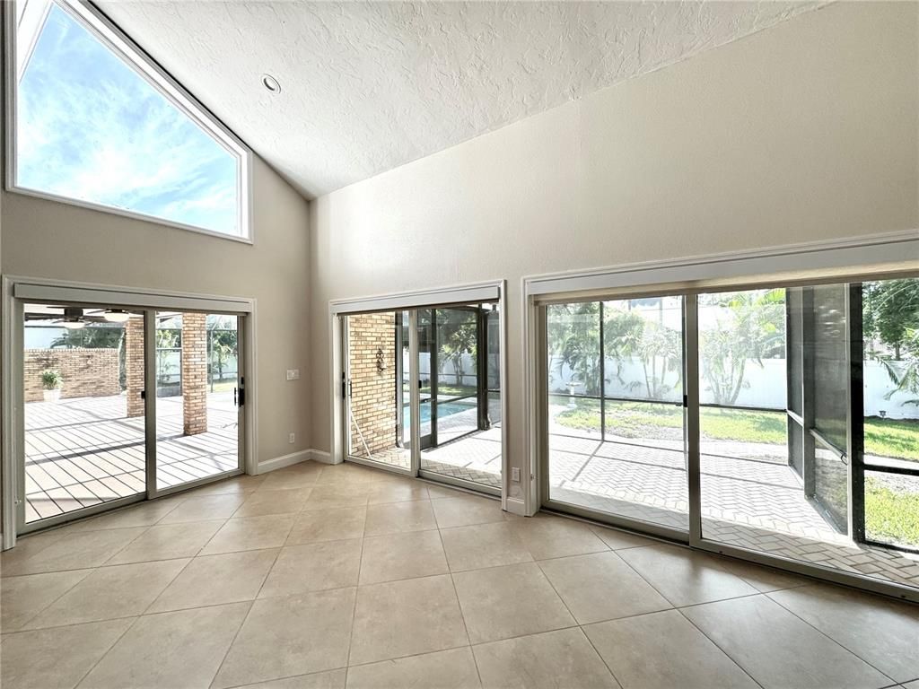 Empty room, Interior, Recessed Lighting, Sun Room