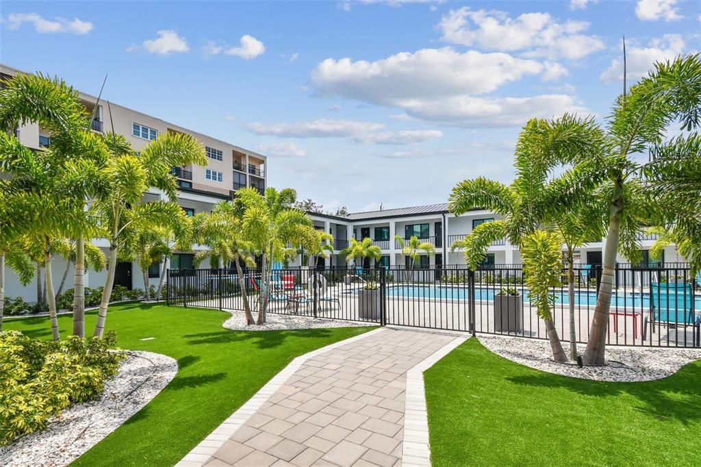 Exterior, Pool