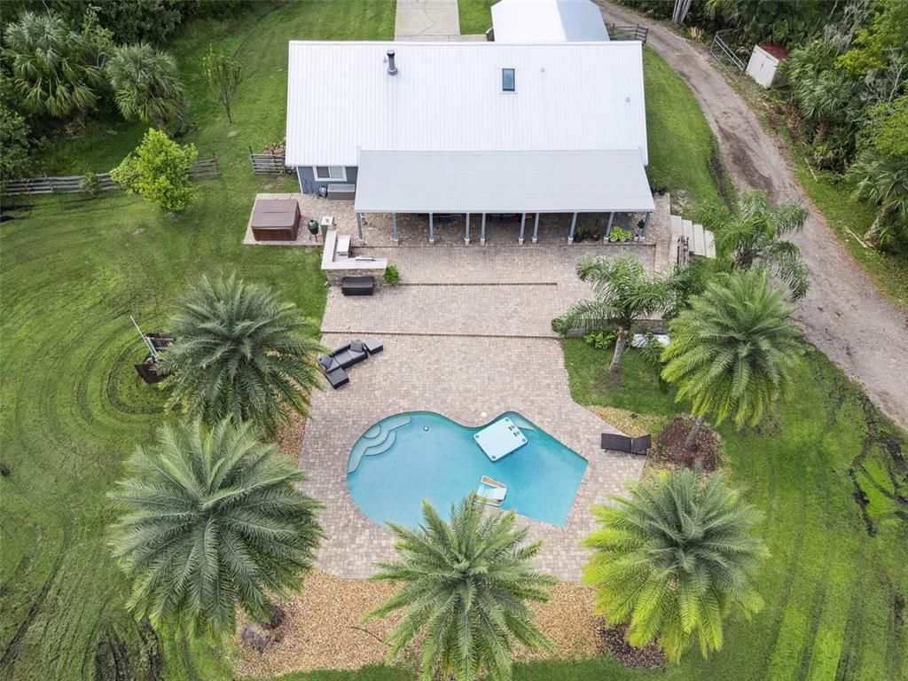 Exterior, Drone