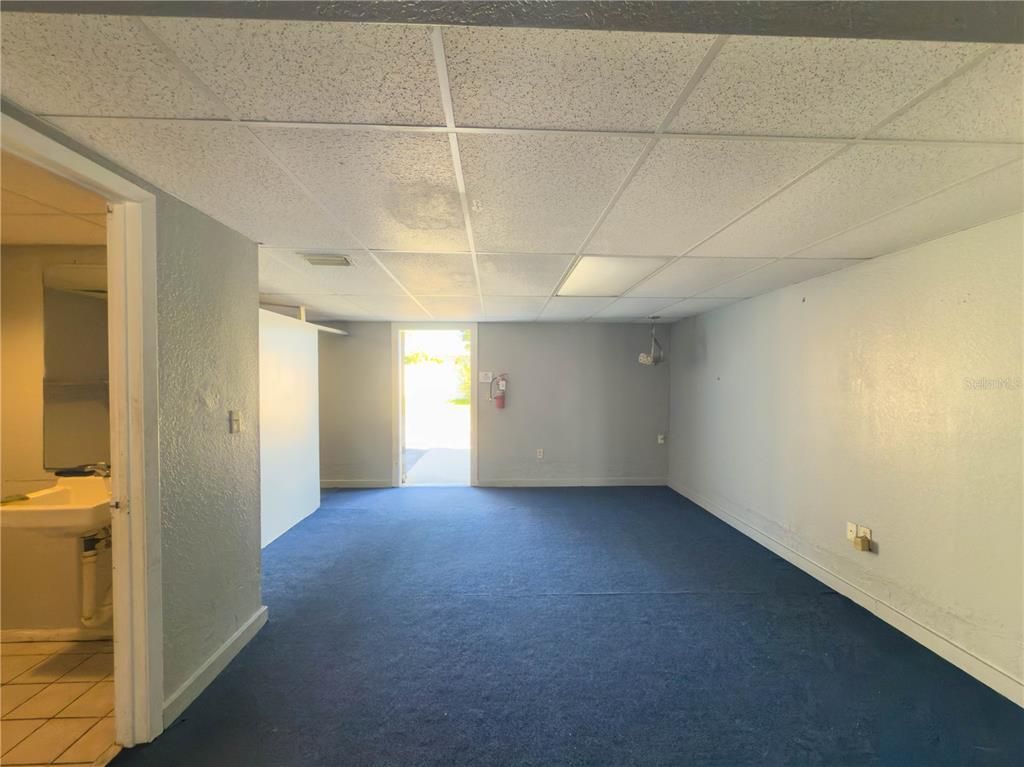 Bathroom, Empty room, Interior, Recessed Lighting