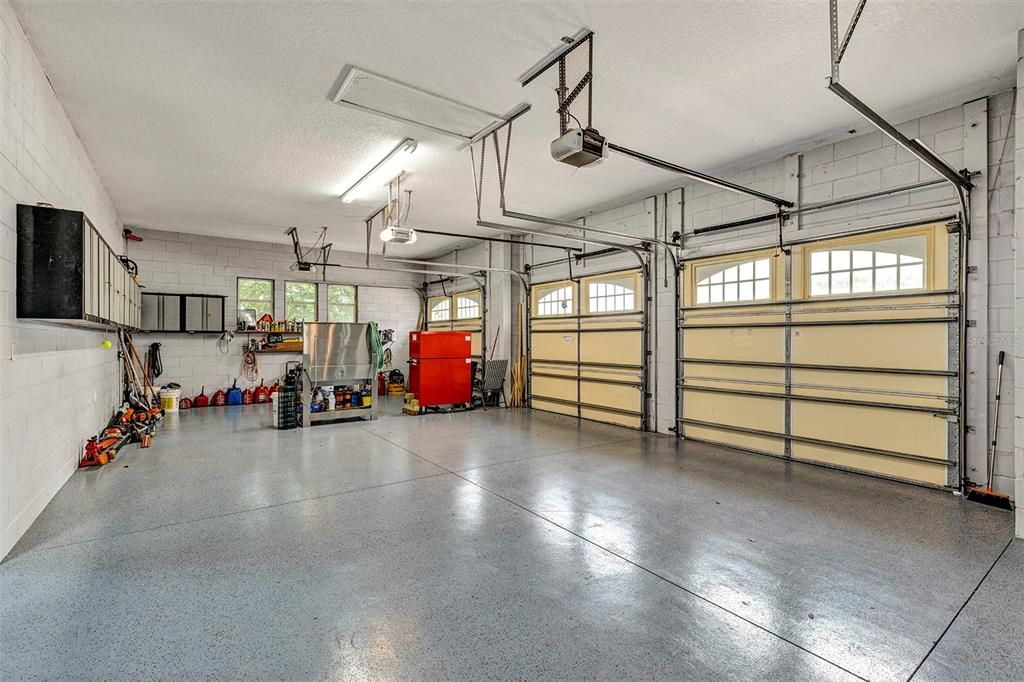 Garage, Interior