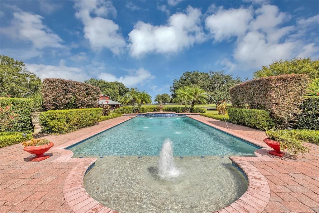 Exterior, Pool