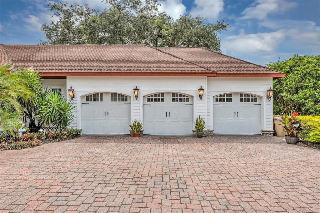 Detached Garage, Exterior