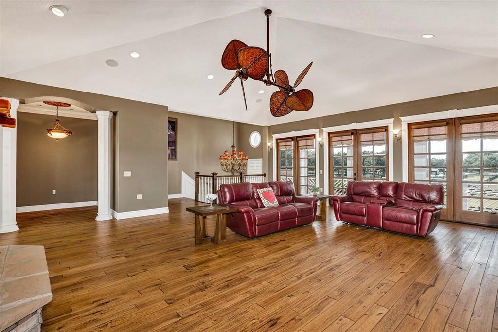 Interior, Living room, Pendant Lights, Recessed Lighting, Wood Texture Flooring