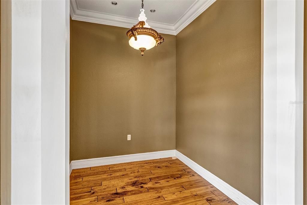 Empty room, Interior, Pendant Lights, Wood Texture Flooring