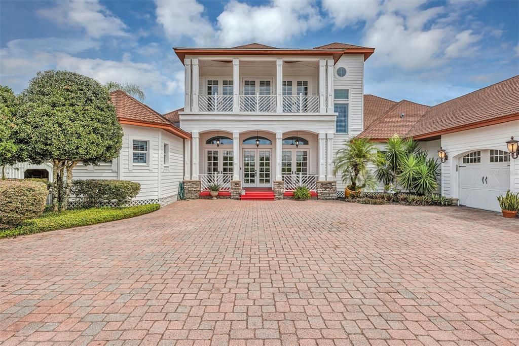 Attached, Exterior, Facade, Mediterranean