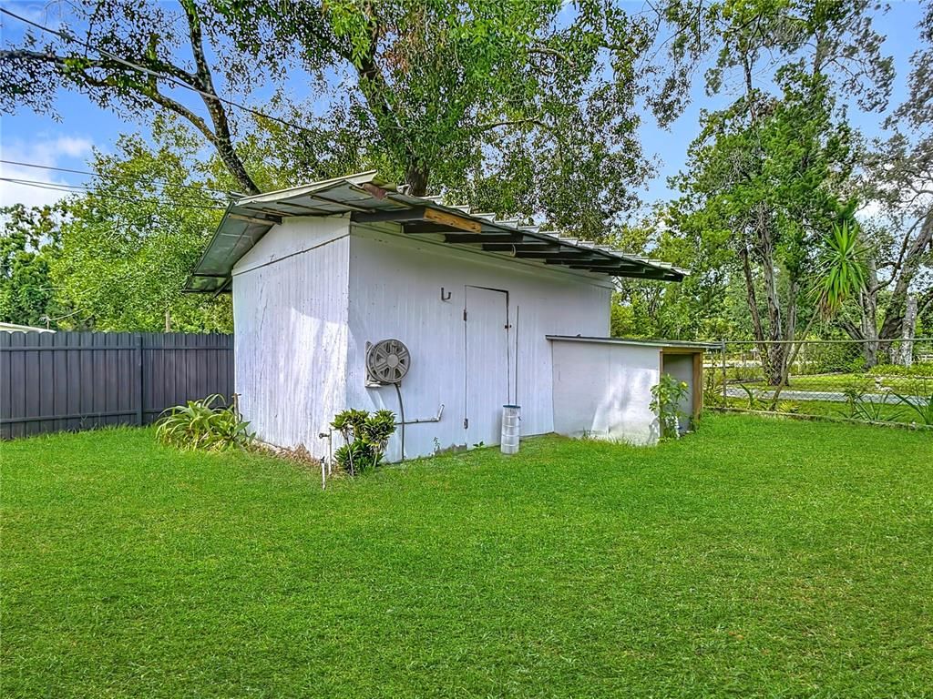 Backyard, Exterior