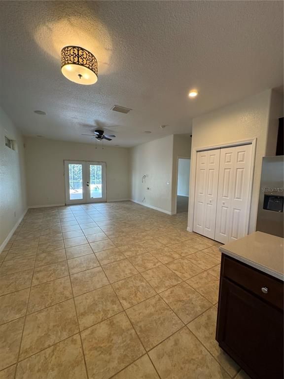 Empty room, Interior, Recessed Lighting