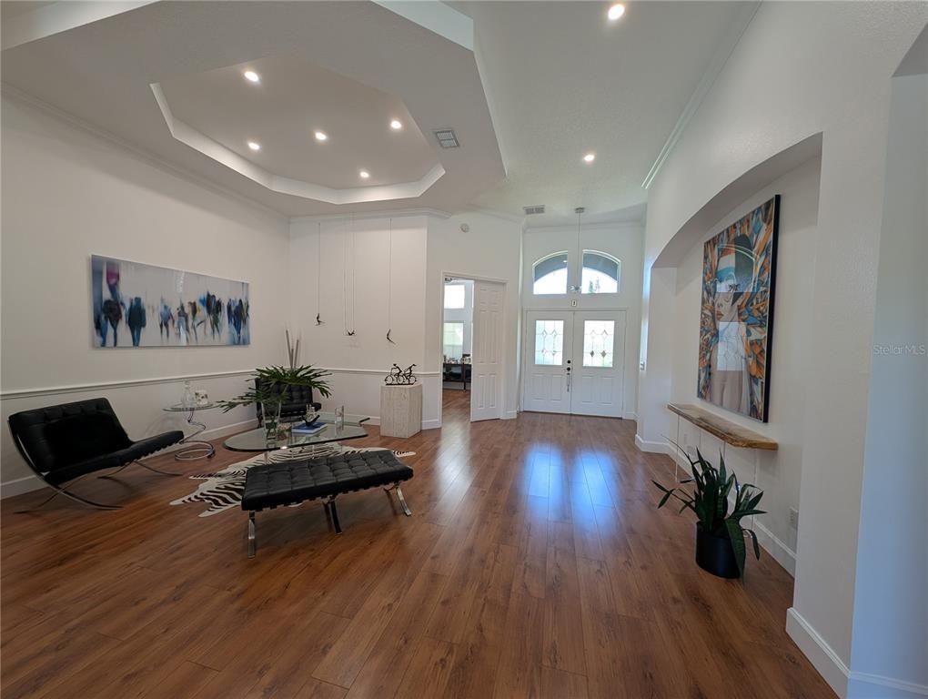 Interior, Recessed Lighting, Wood Texture Flooring