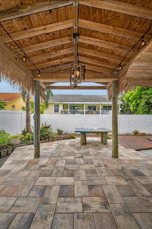 Billiard Table, Exterior