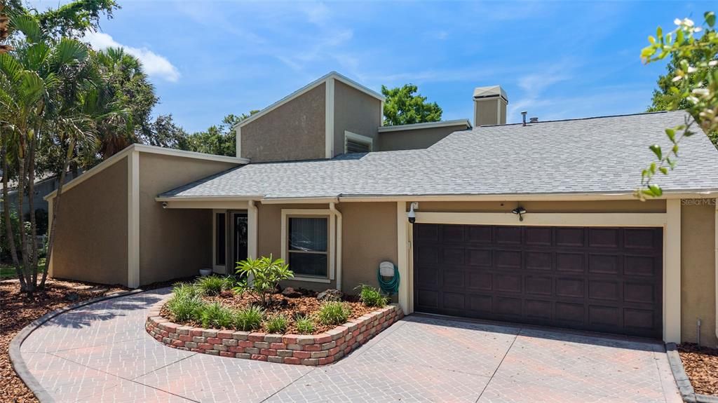 Attached, Exterior, Facade, Modern