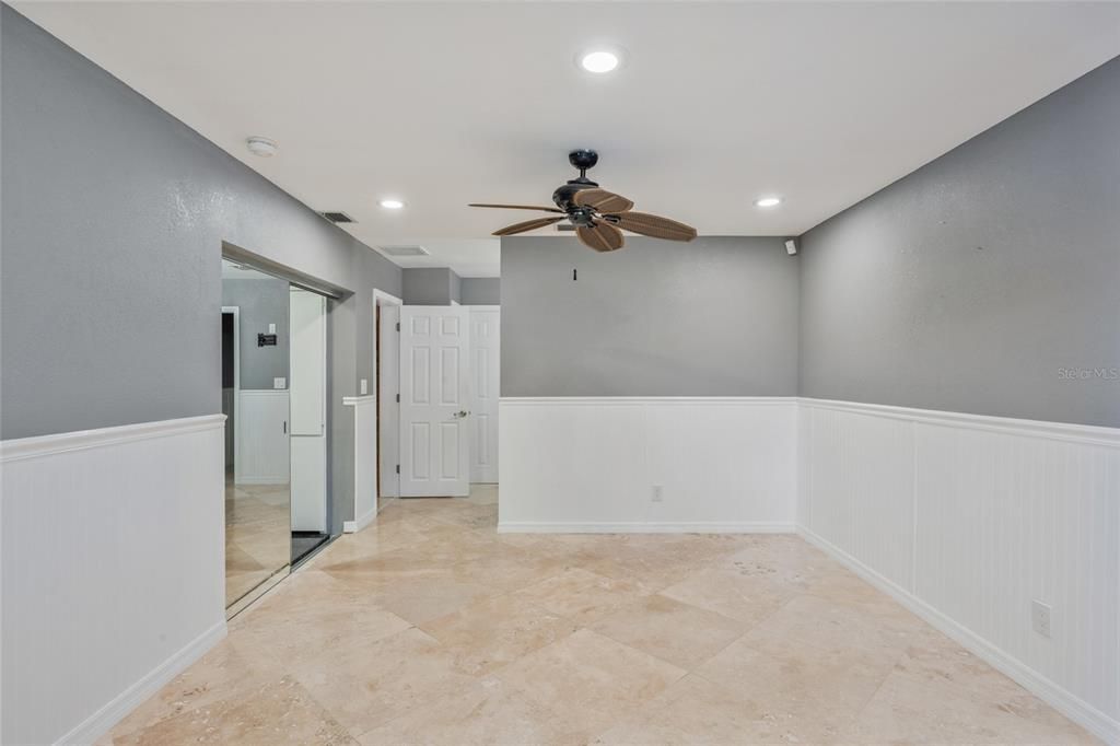 Empty room, Interior, Recessed Lighting