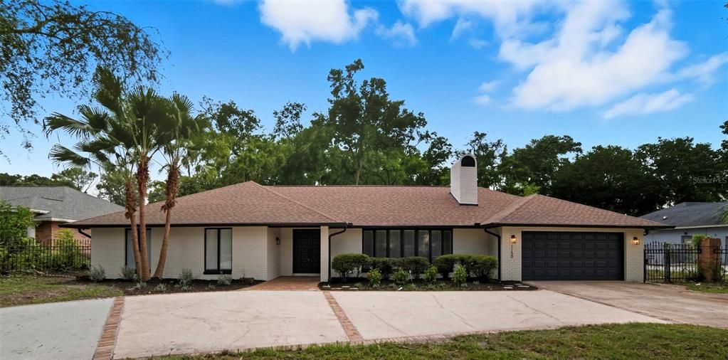 Attached, Exterior, Facade, Ranch