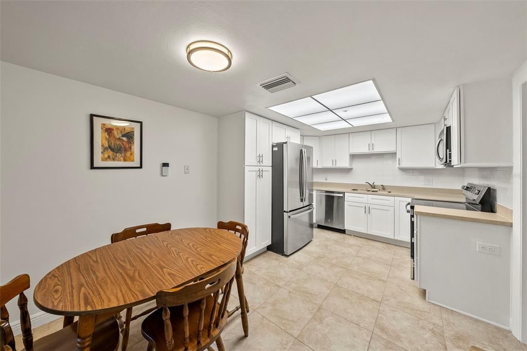 Dining room, Interior, Kitchen, Stainless Steel Appliances