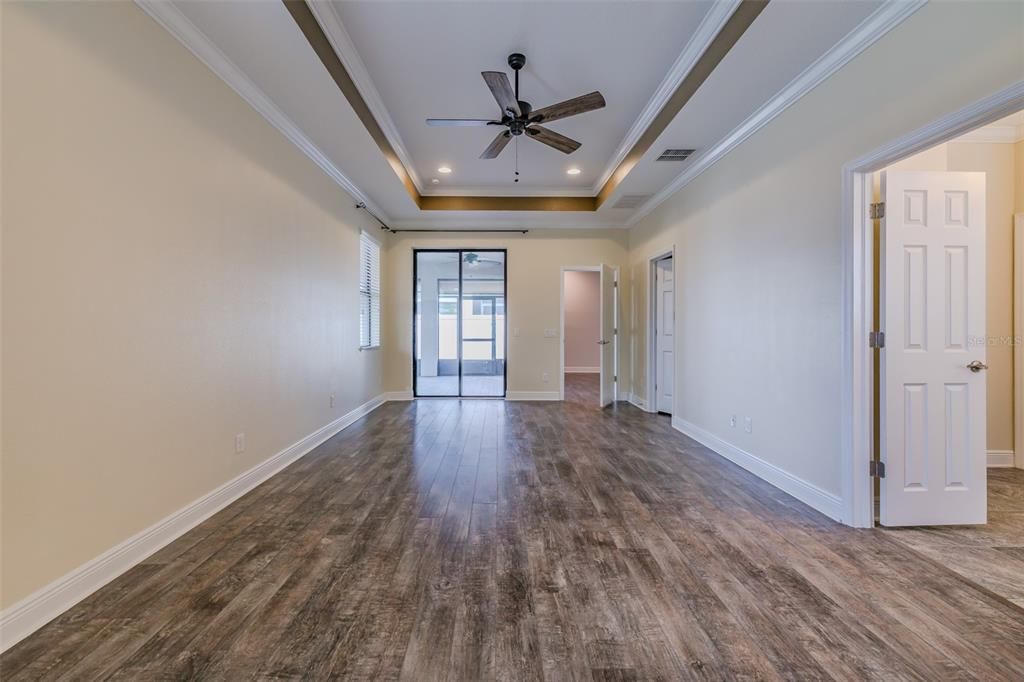 Empty room, Interior, Recessed Lighting, Wood Texture Flooring