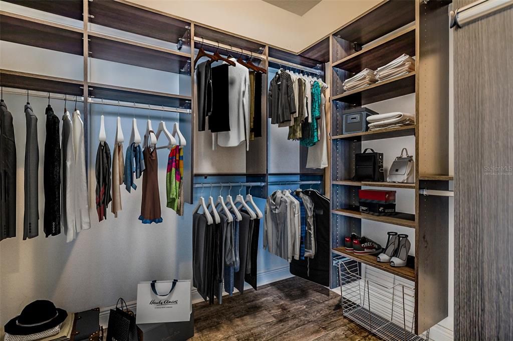 Interior, Walk-in Closets, Wood Texture Flooring