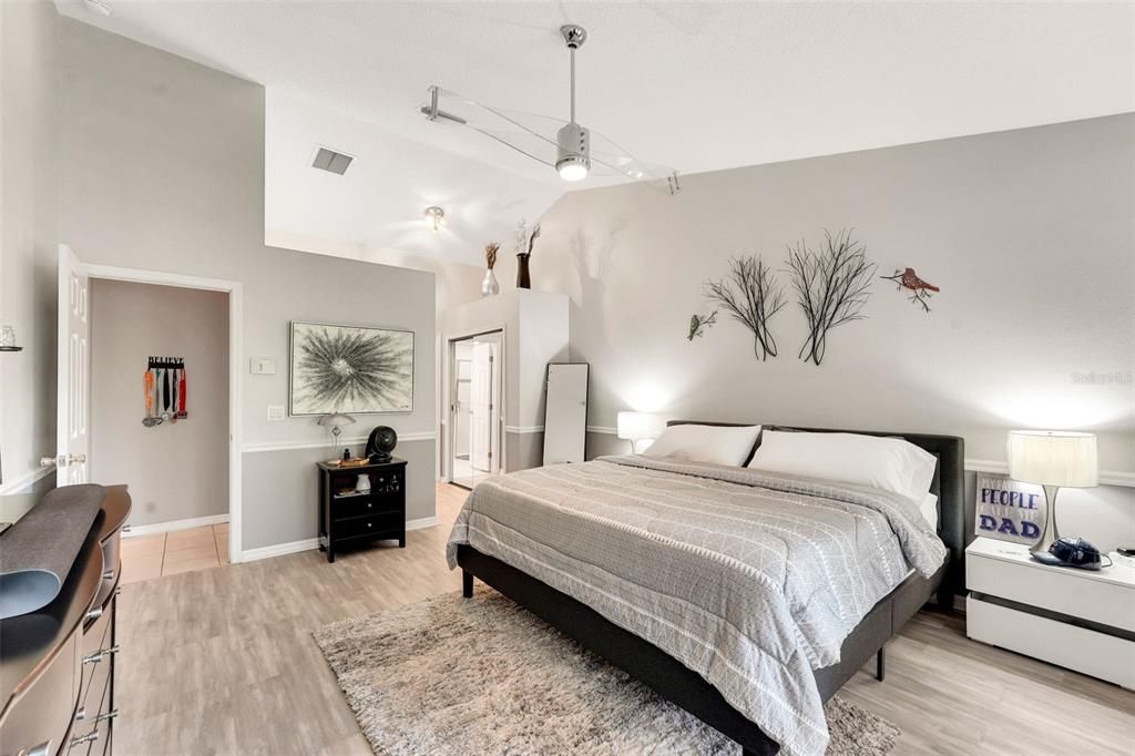 Bedroom, Interior, Pendant Lights, Wood Texture Flooring