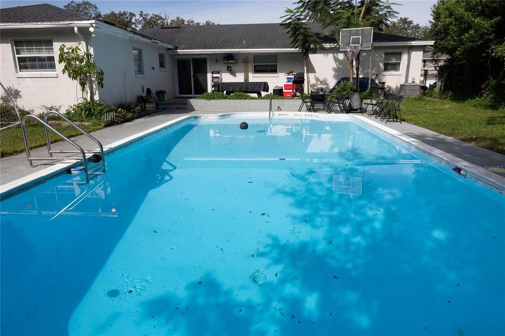 Exterior, Pool