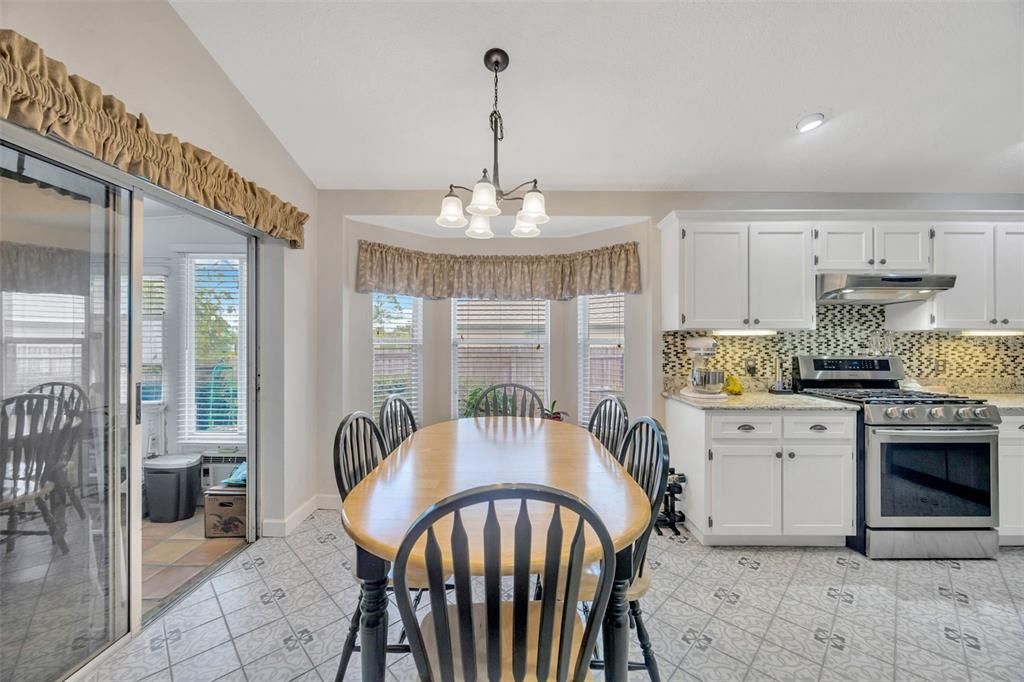 Chandelier, Dining room, Interior, Kitchen, Recessed Lighting