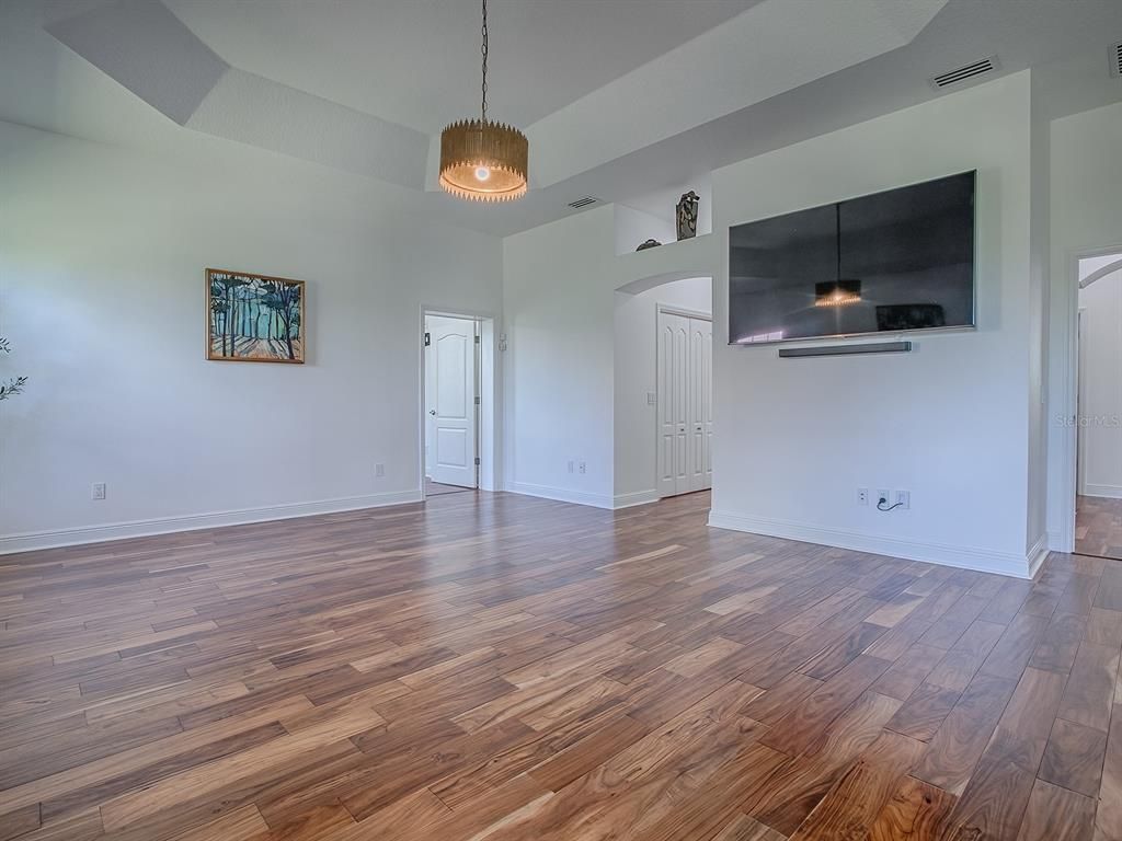 Empty room, Interior, Pendant Lights, Wood Texture Flooring