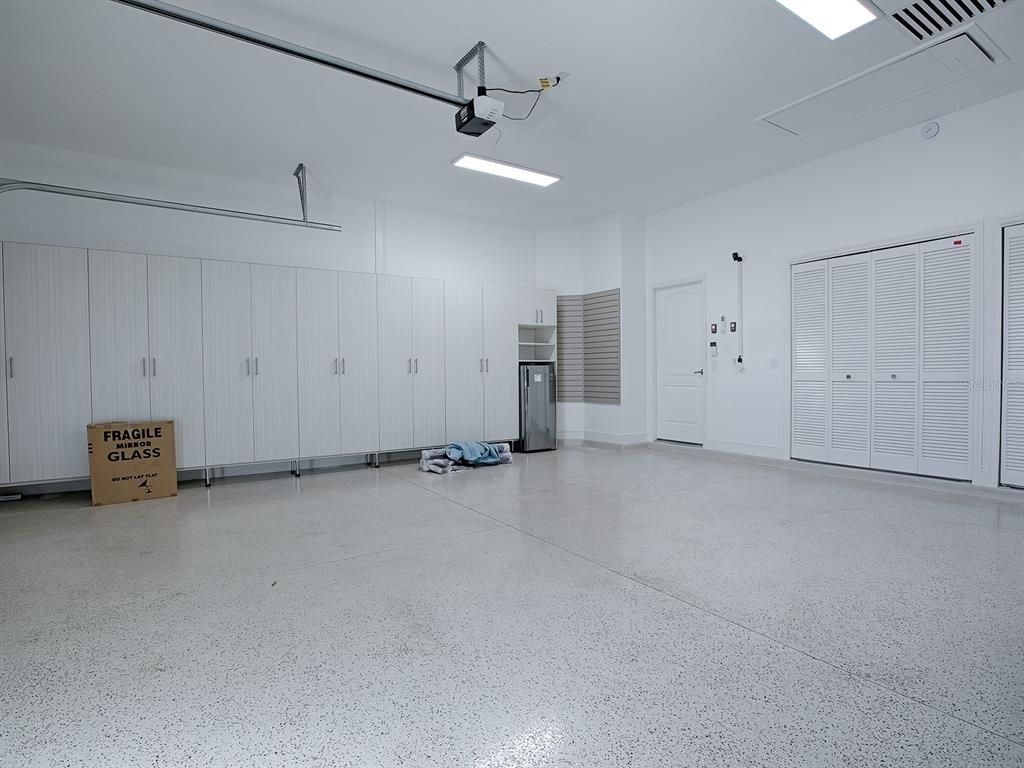 Garage, Interior