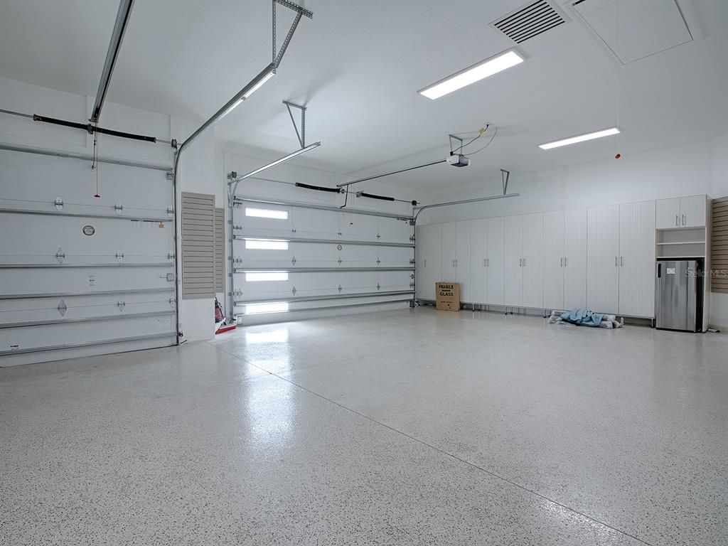 Garage, Interior