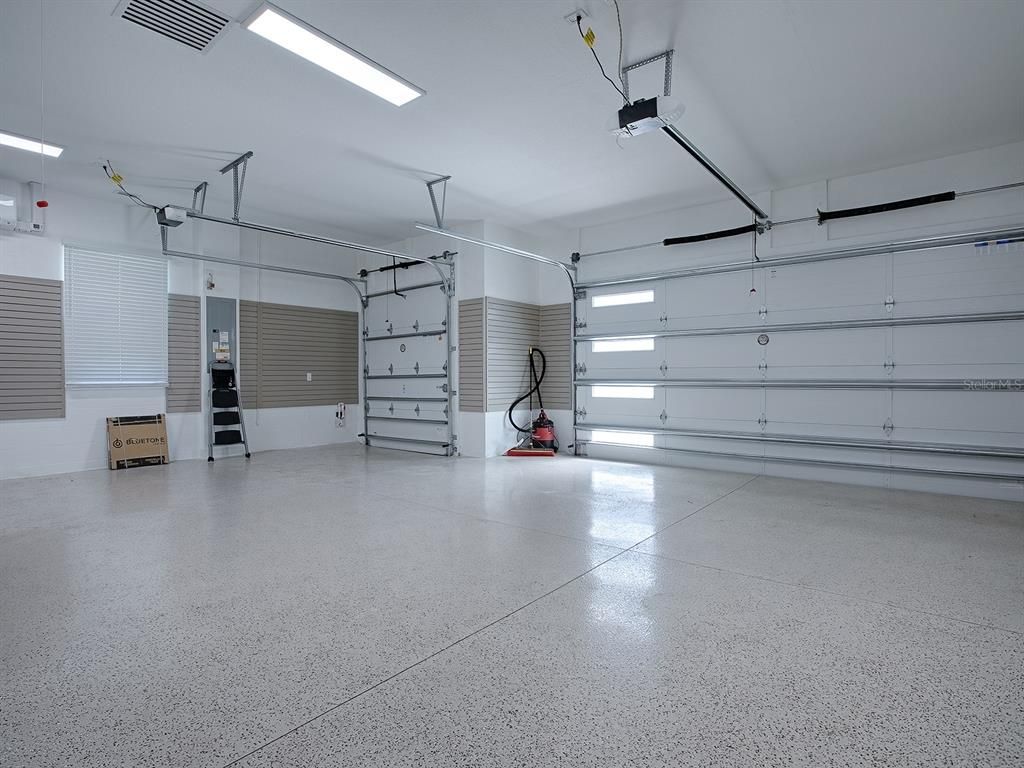 Garage, Interior