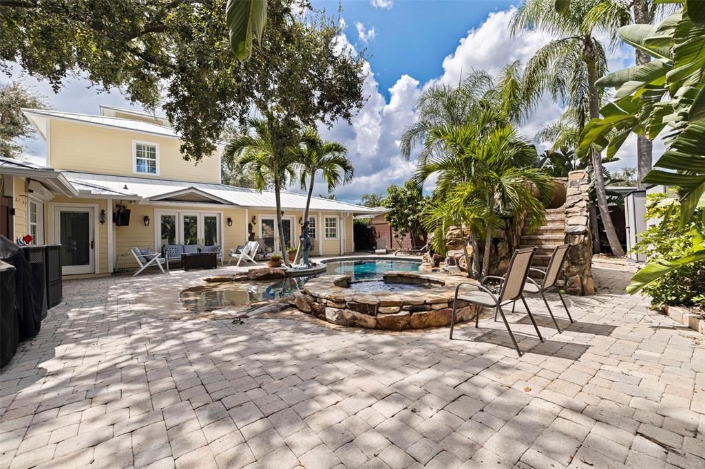 Exterior, Pool