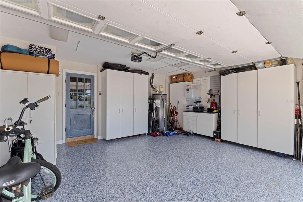 Garage, Interior