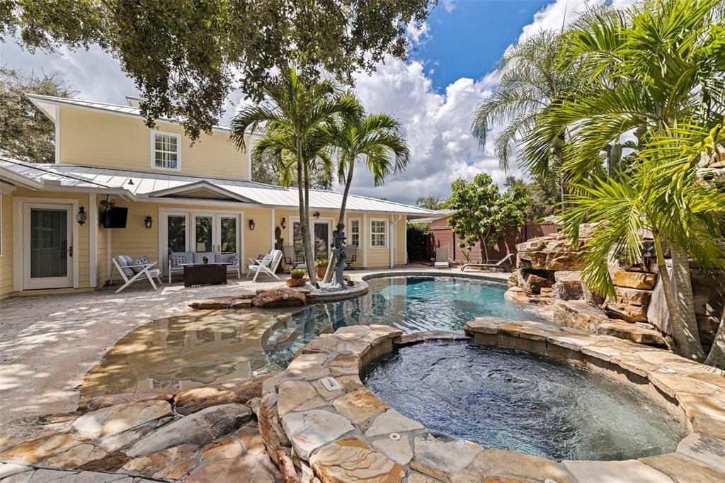 Exterior, Pool