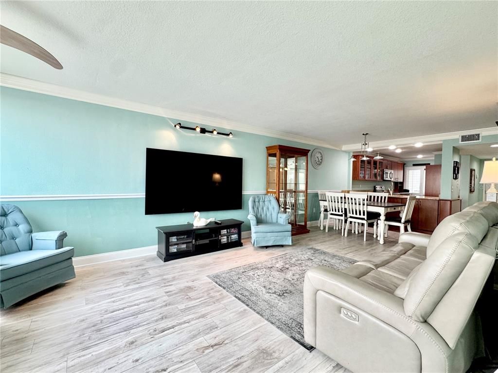 Dining room, Interior, Kitchen, Living room, Pendant Lights, Recessed Lighting, Wood Texture Flooring