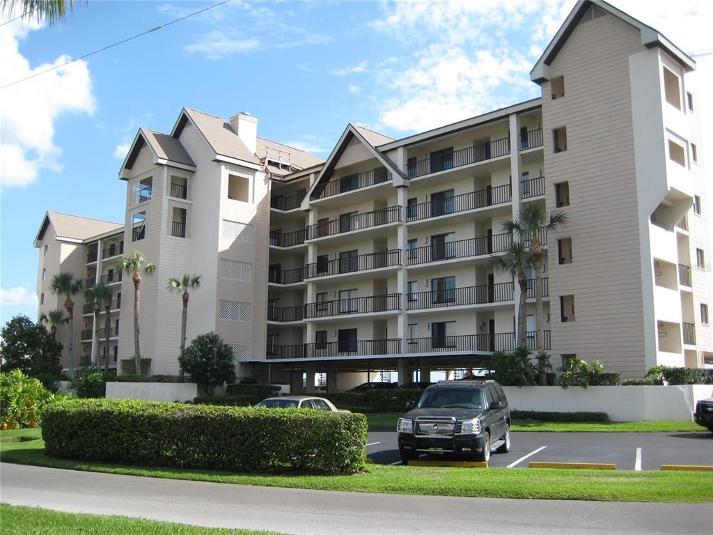 Exterior, Facade, Condo Building