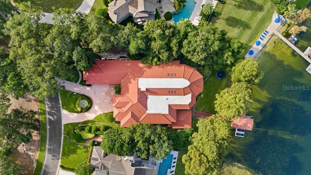 Exterior, Drone