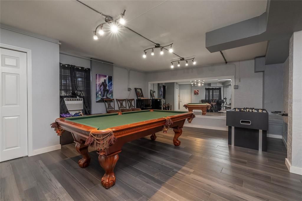 Billiard Table, Game Room, Interior, Wood Texture Flooring