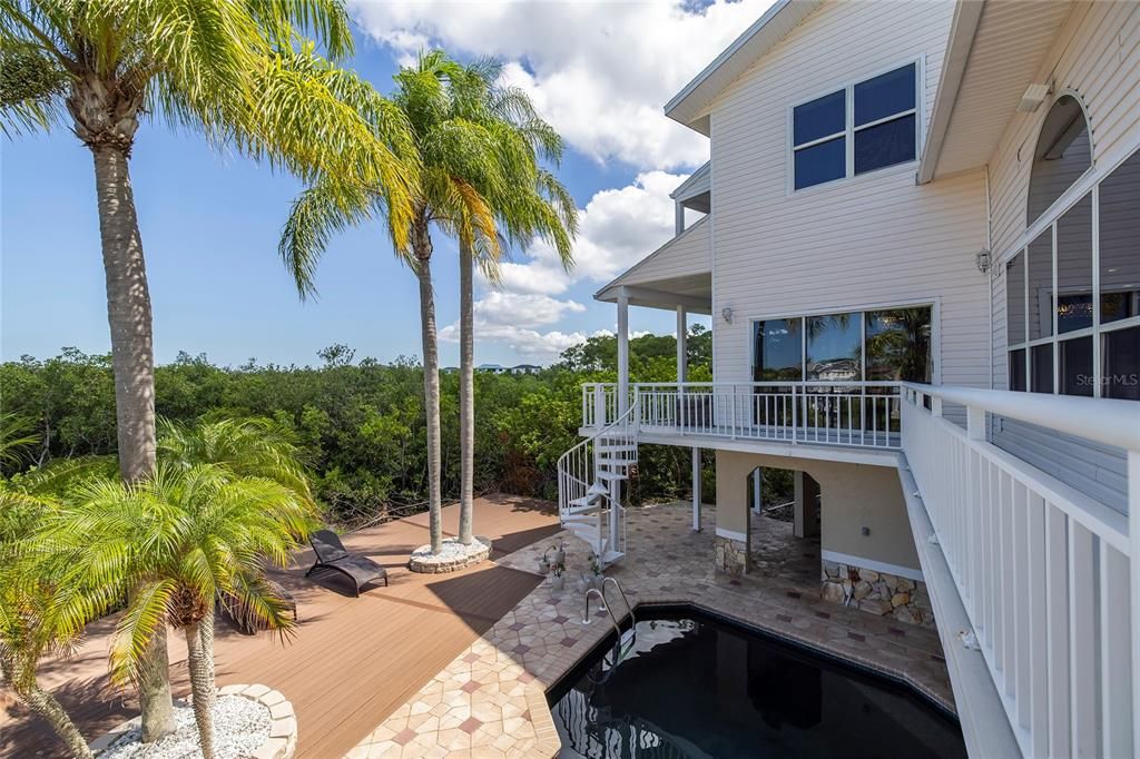 Exterior, Pool