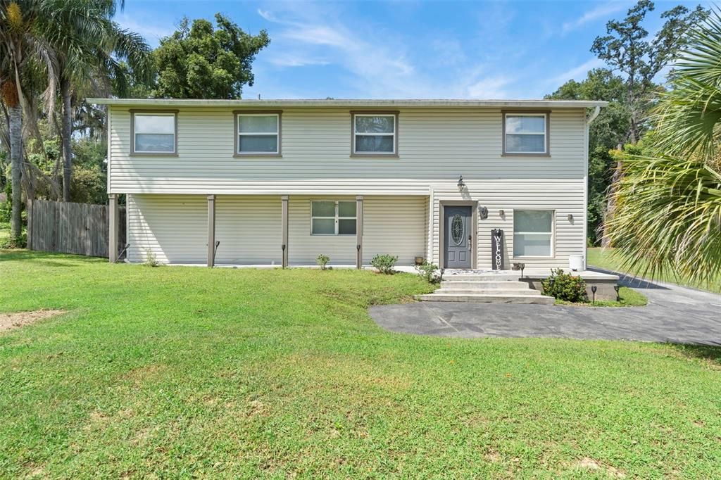 Backyard, Exterior, Facade, Raised Ranch